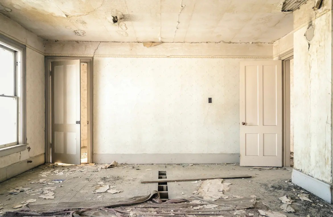 Waste disposal crew managing a cleanout project in Bethalto